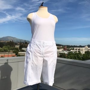 🌈CHICOS🌈 White Bermuda Shorts Sz XL/18